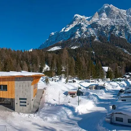 Campingplatz Zugspitz مكان تخييم ايروالد